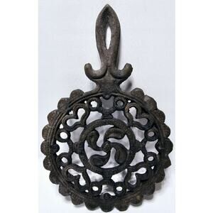 Vintage Tulip Cast Iron Trivet Propeller Hearts 4 Footed